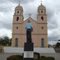São Paulo do Potengi: Igreja Matriz de São Paulo com estátua do Monsenhor Expedito